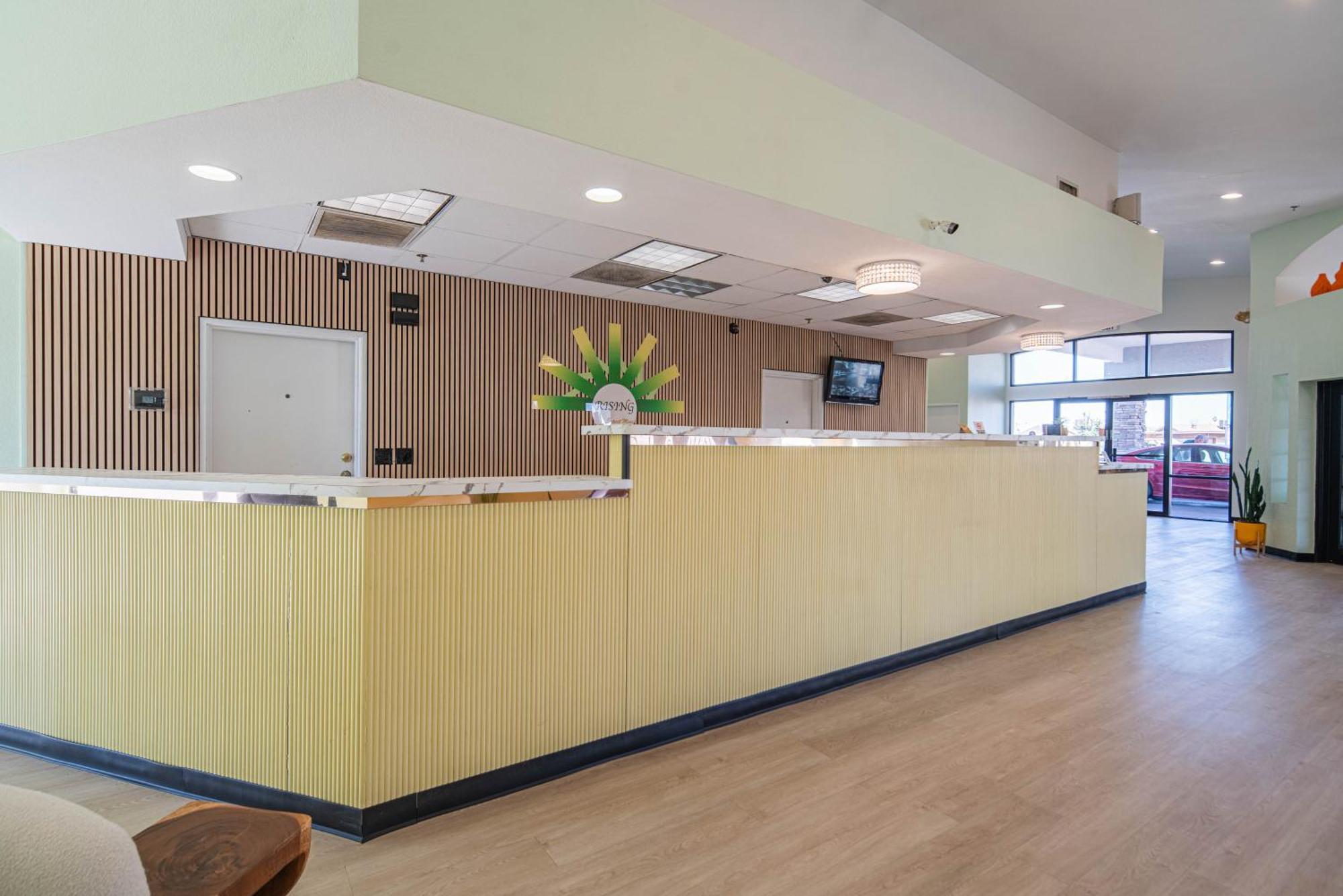 Hotel Rising Phoenix Exterior foto